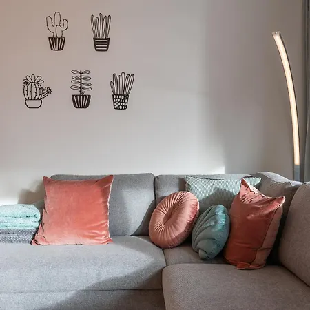 Sunny With Open Terrace ميدل كيرك